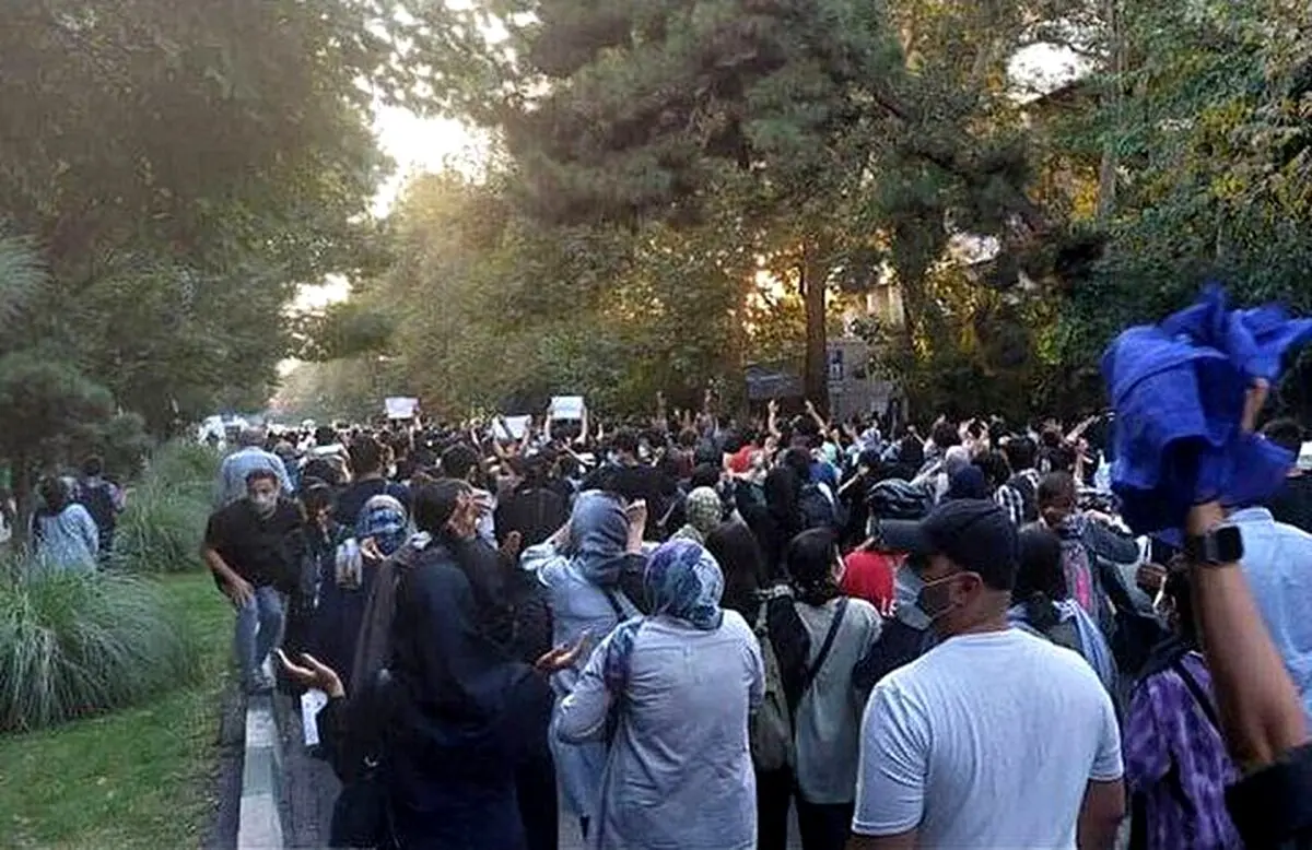کیهان: اشتغال همزمان والدین عامل حضور نوجوانان در اعتراضات است!