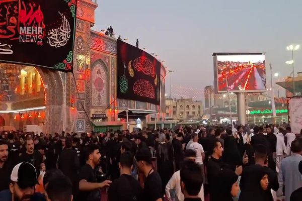 حال و هوای بین‌الحرمین در غروب روز هفتم محرم