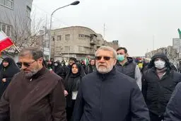 عکس حضور لاریجانی در راهپیمایی