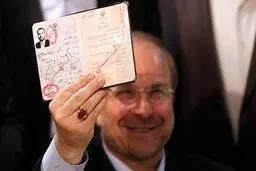 قالیباف پس از رای دادن: راه چاره قهر با صندوق رای نیست