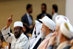 میهمانان همایش وحدت اسلامی در مرقد مطهر امام راحل