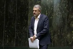 وزیر صمت در یک قدمی استیضاح