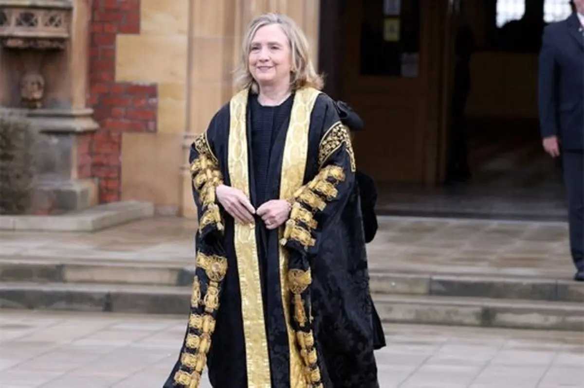 هو شدن هیلاری کلینتون به عنوان جنایتکار جنگی