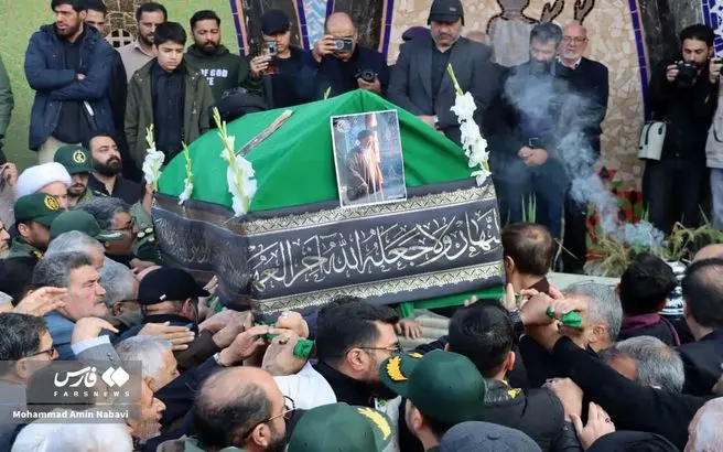 تصاویر تشییع پیکر آیت‌الله شاهچراغی در سمنان 