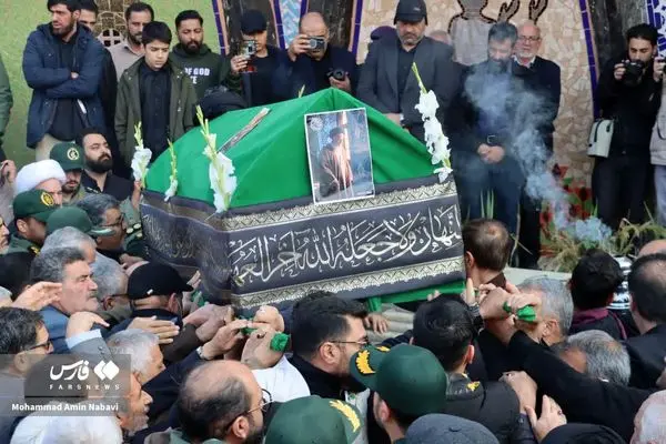 تصاویر تشییع پیکر آیت‌الله شاهچراغی در سمنان 