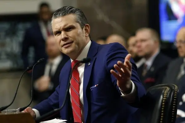 زندگی وزیر خارجه و جنگ آمریکا در پایگاه نظامی