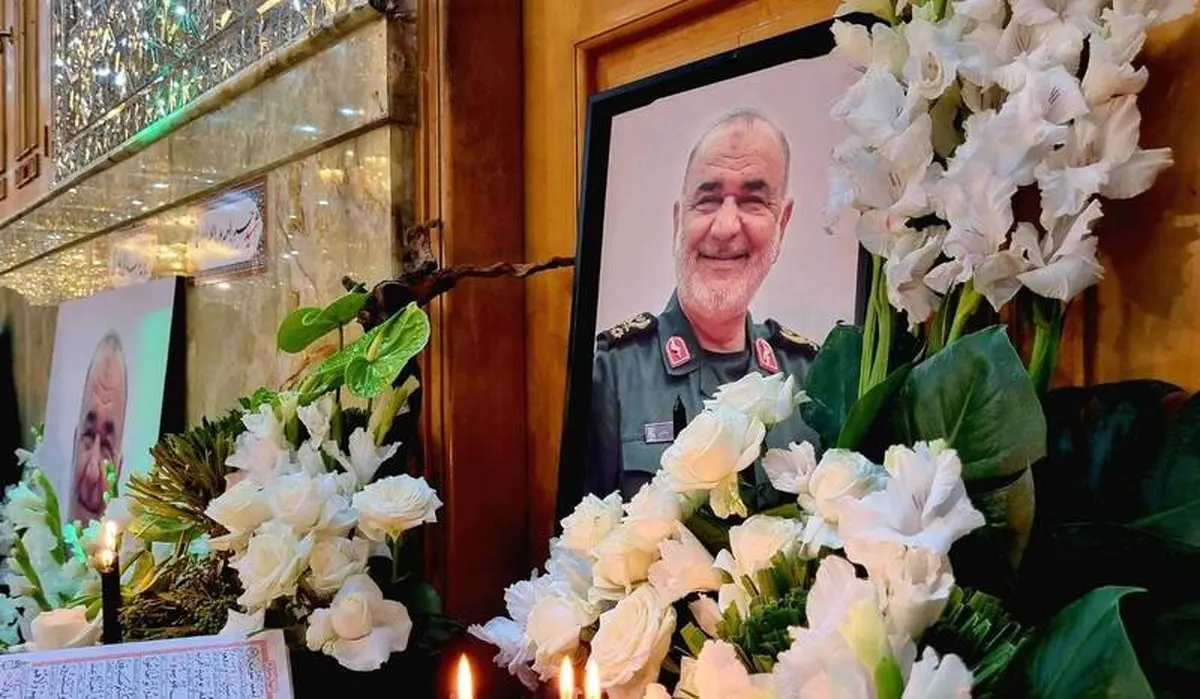  فرماندهان سپاه بر مزار شهید سلامی ادای احترام کردند