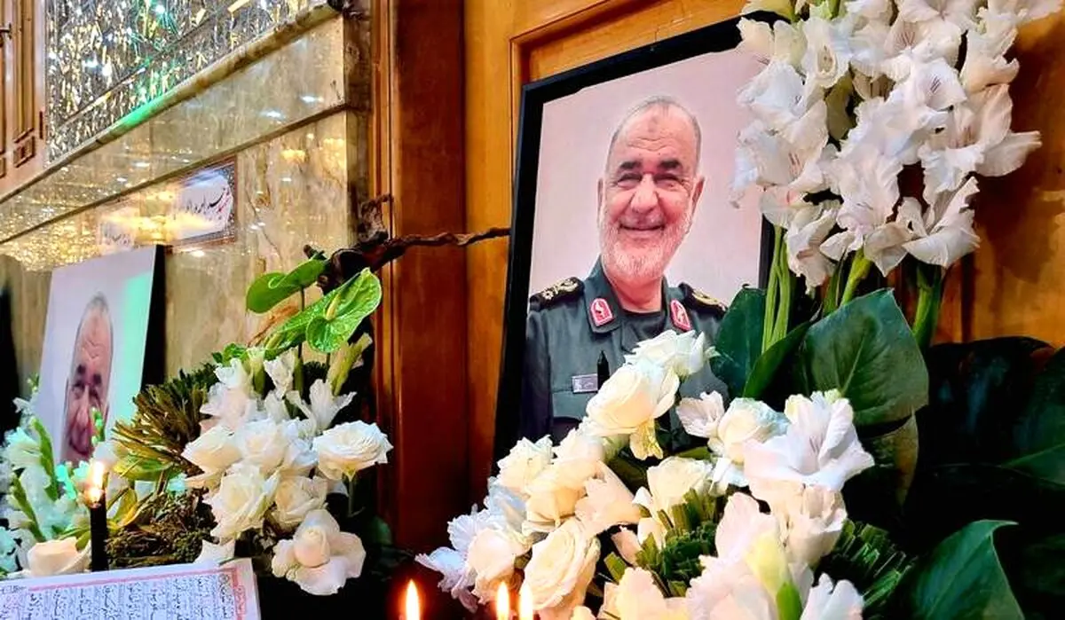  فرماندهان سپاه بر مزار شهید سلامی ادای احترام کردند