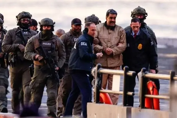 تصاویر انتقال مادورو به دادگاه نیویورک