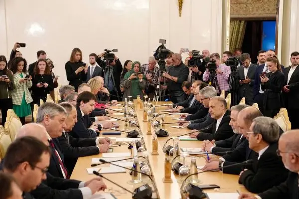 عراقچی : هیچ پیامی به آمریکا نداده ایم؛ آماده مذاکره هستیم