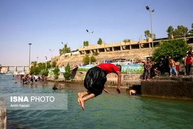 شنا در رودخانه
