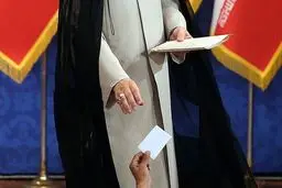 تناقض‌ آماری رئیس جمهور/ پشت پرده وعده رئیسی درباره توقف تورم