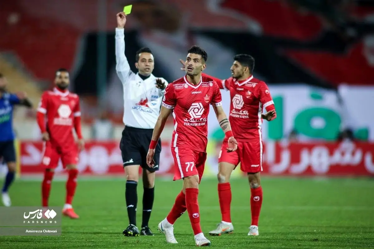 رفتار عجیب رئیس تیم پرسپولیس | آقای محترم داری چه کارمی‌کنی؟!