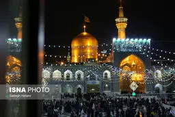 تصاویر حال و هوای حرم مطهر رضوی در شب نیمه شعبان
