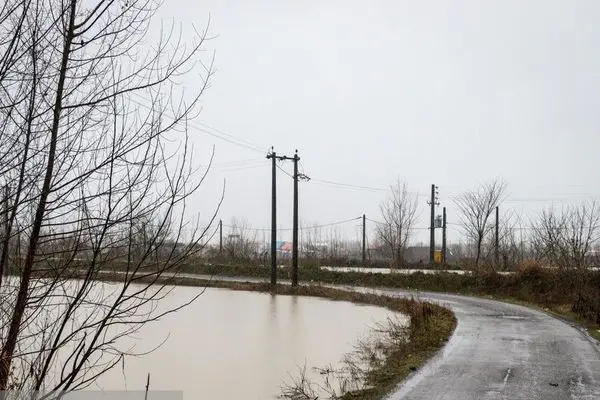 تشکیل صدها آبشار در جاده کرمان به بندرعباس + فیلم