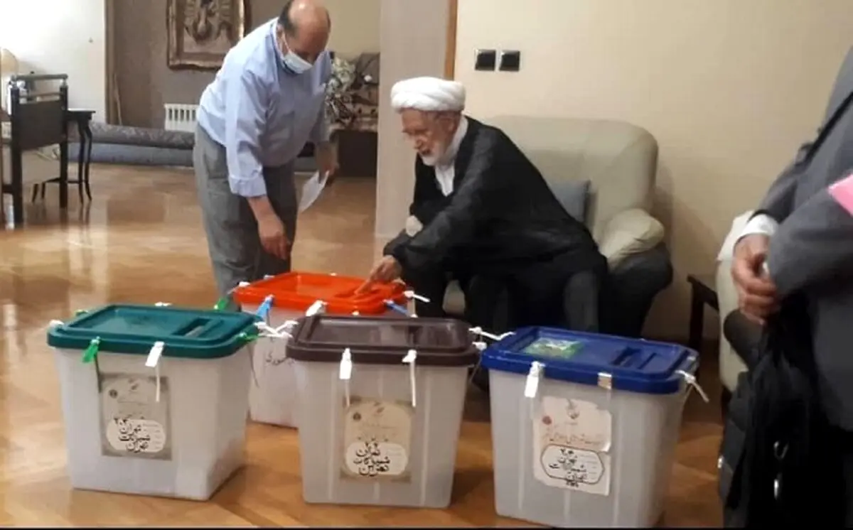 کروبی هم به همتی رای داد + عکس