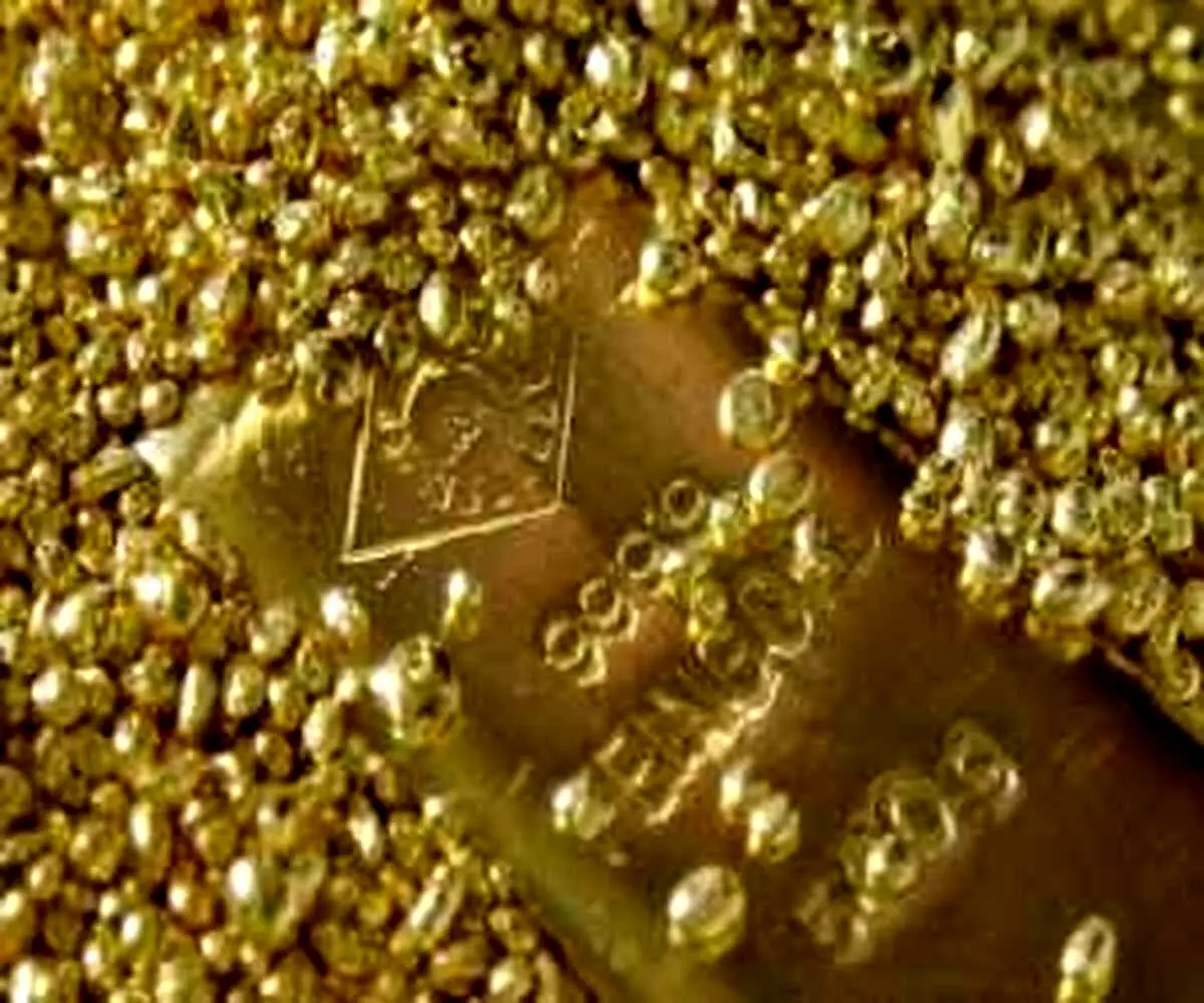 قیمت جهانی طلا نزدیک به بالاترین سطح 2.5 ماهه باقی ماند