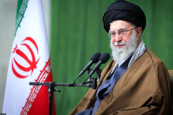 رهبر انقلاب: نباید انگیزه‌های دوران دفاع مقدس خاموش شود