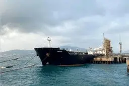 ابر تانکر قدیمی ایران روشن و در خارک پهلو گرفت