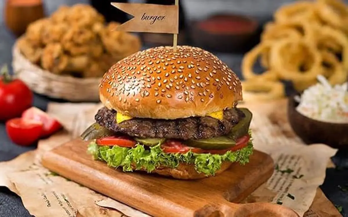 طرز پخت همبرگر خانگی به سبک مک‌دونالد+ فوت و فن‌های همبرگر خوشمزه