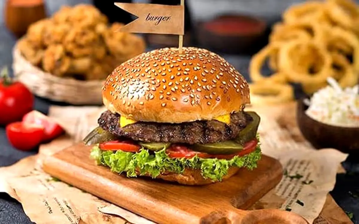 طرز پخت همبرگر خانگی به سبک مک‌دونالد+ فوت و فن‌های همبرگر خوشمزه