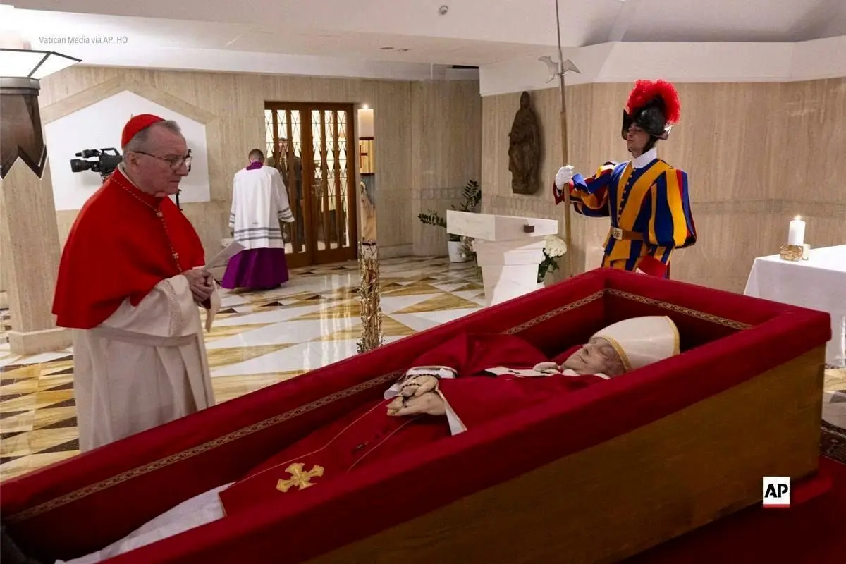 جلسه رازآلود و مخفی/ داستان دود سفید چیست/ کاردینال ها در اتاق بسته چه می گویند؟ + تصاویر