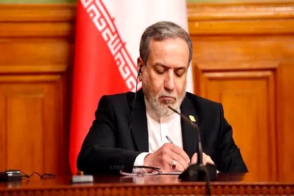 پاسخ عراقچی به همتای اردنی: ایران برای پاسخ به متجاوز چقدر باید منتظر باشد؟!