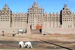 بزرگترین و عجیب ترین بنای گلی دنیا این مسجد است