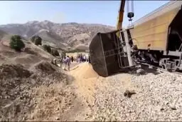 حادثه راه آهن؛ واگن‌های خارج‌شده از ریل در لرستان را ببینید