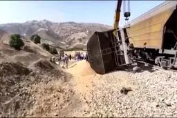 حادثه راه آهن؛ واگن‌های خارج‌شده از ریل در لرستان را ببینید