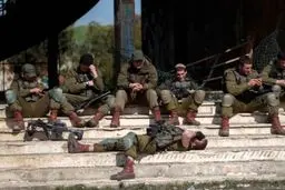 تنش در صفوف ارتش اسرائیل/ اخراج نظامیان معترض به جنگ