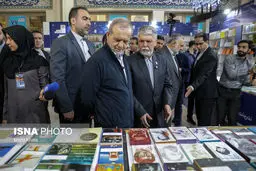 تصاویر دیدار پزشکیان از نمایشگاه کتاب تهران