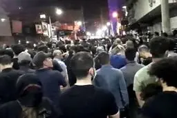 شلیک گاز اشک‌آور و تیرهوایی پلیس به تجمع اعتراضی مردم آبادان