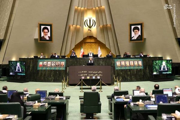 مجلس درباره خروج از NPT بلوف زد؟
