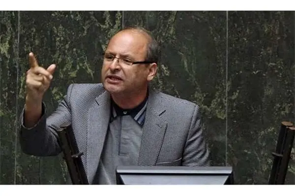 نوری قزلجه توان مدیریت وزارت جهاد کشاورزی را ندارد