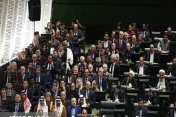 پایان نخستین جلسه مجلس دوازدهم/ هیأت رئیسه مجلس فردا تعیین می‌شود