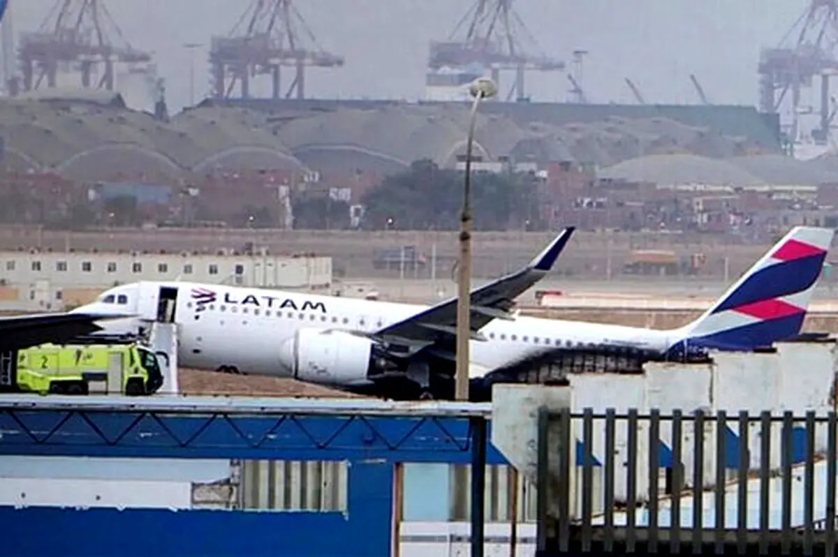 لحظه هولناک برخورد هواپیمای ایرباس A320 با خودروی آتش‌نشانی