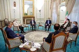 تصاویر دیدار رئیسی با ۶ رقیب انتخابات ۱۴۰۰