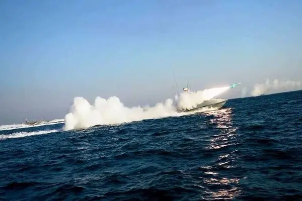 اولین واکنش سنتکام به رزمایش نظامی ایران در تنگه هرمز