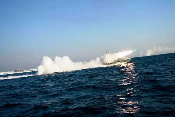 اولین واکنش سنتکام به رزمایش نظامی ایران در تنگه هرمز