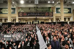 تصاویر عزاداری دانشجویان به‌مناسبت اربعین در حضور رهبری