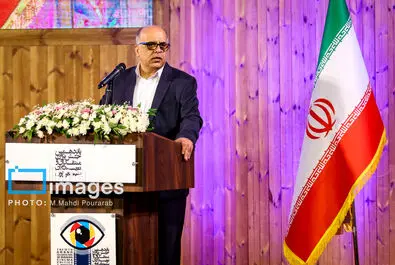 منتقدان و نویسندگان