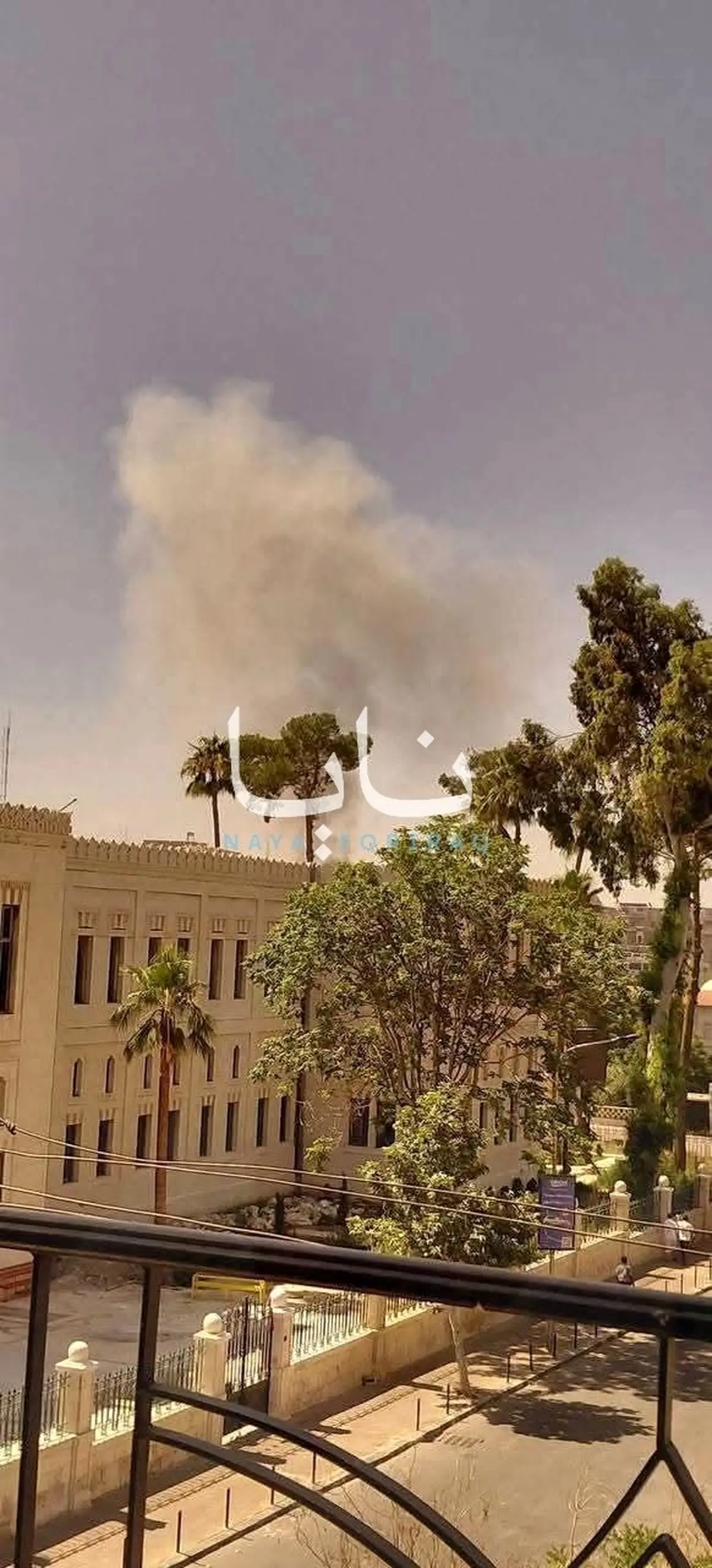 لحظه انفجار در نزدیکی محا اقامت امانوئل مکرون