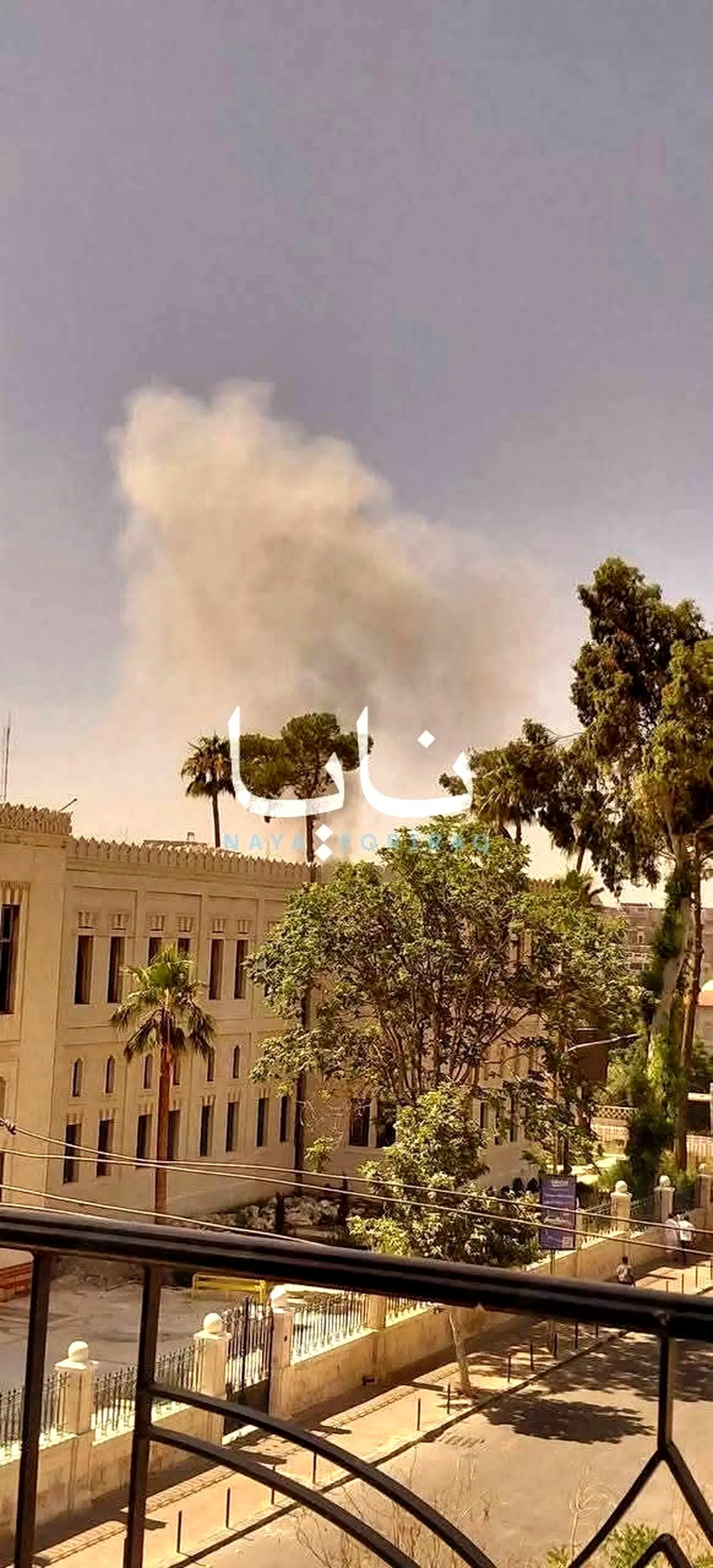 لحظه انفجار در نزدیکی محا اقامت امانوئل مکرون
