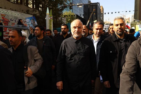 رئیس مجلس در راهپیمایی یوم‌الله ۱۳ آبان + تصاویر