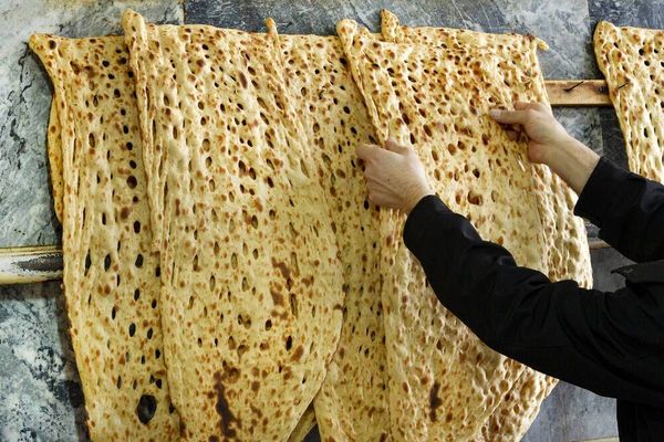 نان هم به جمع کالاهای لوکس پیوست! | دوباره قوت غالب مردم گران شد