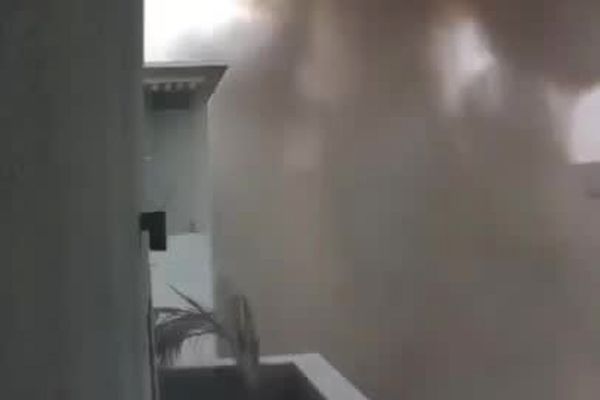 فیلمی نزدیک از  لحظه اصابت موشک ایرانی به اسرائیل