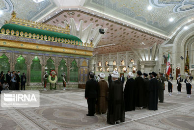 رئیس جمهور متخب در مرقد امام (ره)