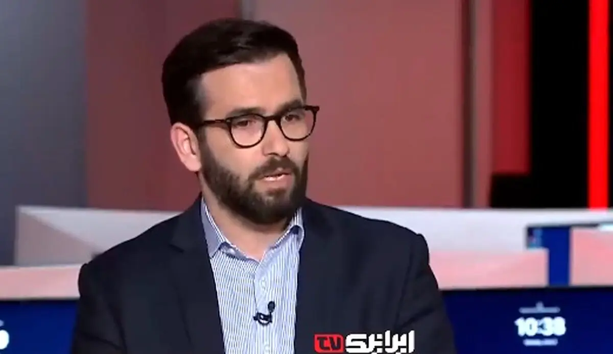 استاد ایرانی معاون روزنامه واشنگتن‌تایمز را با خاک یکسان کرد