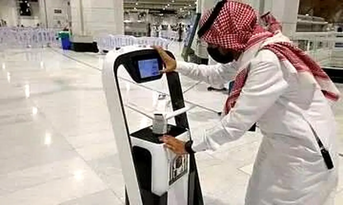 اقدام جدید عربستانی‌ها؛ پای ربات‌ها به مراسم حج باز شد! + جزئیات